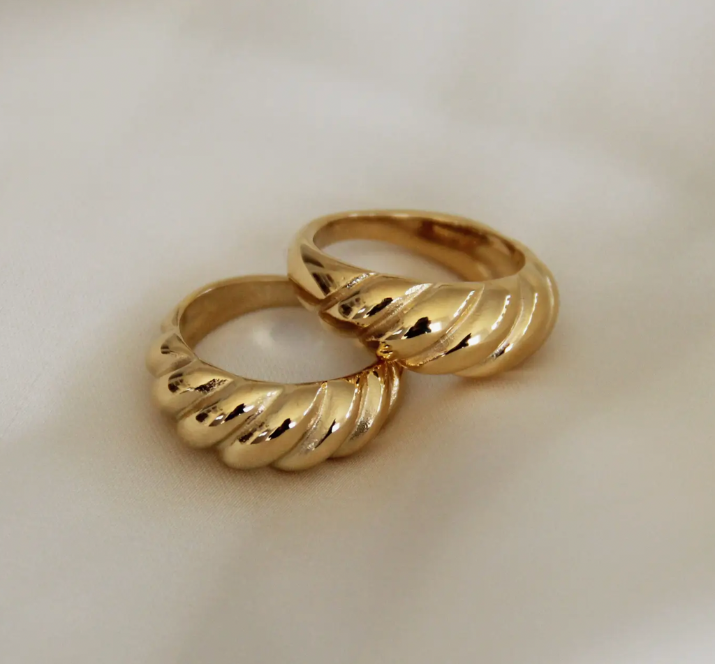 18k Gold Croissant Ring